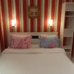 Neocondo โรงแรม