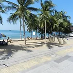โรงแรม Neocondo 3*