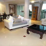 Aparthotel Westbury 3*