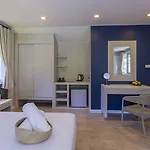 Hotel Let's Hyde & - Pool 4*