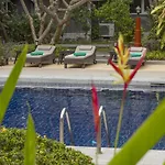 Hotel Let's Hyde & - Pool