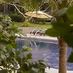 Let's Hyde & - Pool Hotel