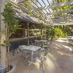 Hotel Let's Hyde & - Pool