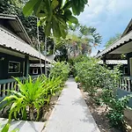 Let's Hyde & - Pool Pattaya