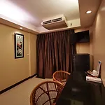 Kkinn South Hotel