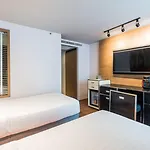 โรงแรม Citrus Grande By Compass Hospitality