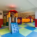 โรงแรม Citrus Grande By Compass Hospitality 5*