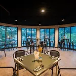 โรงแรม Citrus Grande By Compass Hospitality 5*