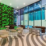 โรงแรม Citrus Grande By Compass Hospitality 5*