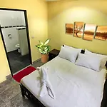 Phratamnak - 100 Meter From Pattaya