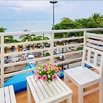 Blue House Hotel 2*
