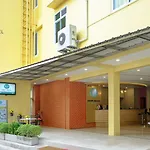 Happy Hostel
