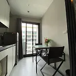 อพาร์ทเม้น - Roof Pool