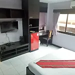 Zip Hotel & Restaurant