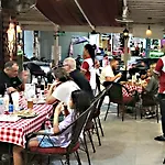 Zip & Restaurant โรงแรม