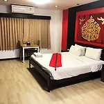 Zip & Restaurant โรงแรม