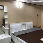 Oyo 75494 President Guest house 3*