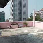 Soi 5 Aparthotel 2*