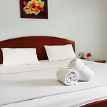 Metro Guest house 2*