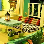 Hotel Baan Sai Thong 2*