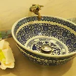 Baan Sai Thong Hotel 2*