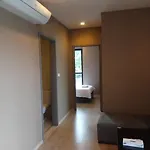 Many The Base อพาร์ทเม้น Pattaya