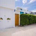 Villa Your Space Pool