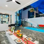 Villa Your Space Pool