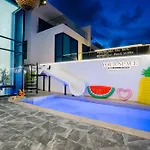 Villa Your Space Pool