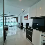 Wong Amat Tower 2104 อพาร์ทเม้น Pattaya