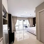 Modern - Phratamnak Jomtien *