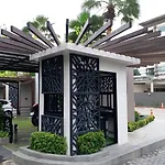 อพาร์ทเม้น The Riviera Wongamat Hong
