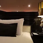 Tsix5 Quarter Hotel