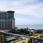 Hotel Tsix5 Quarter 5*