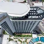 Grande Centre Point Hotel