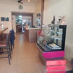 La Canteena Apartment *