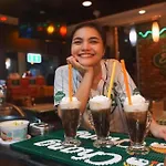 Harry\'s Apartments, Bar & Restaurant.
