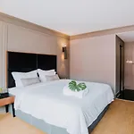 โรงแรม Marine Plaza