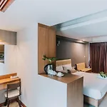 Marine Plaza โรงแรม