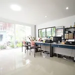 Hotel Oyo 1003 Naklua House 3*