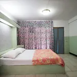 Oyo 1003 Naklua House Hotel Pattaya