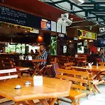 Shagwell Mansions โรงแรม 3*