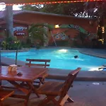Shagwell Mansions โรงแรม