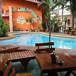 โรงแรม Shagwell Mansions