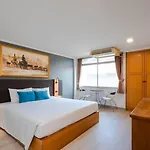 Shagwell Mansions โรงแรม