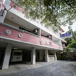 Oyo 438 24 Hotel 2*