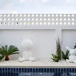 Platinum Pool Hotel *