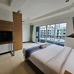 โรงแรม The Base Pattaya