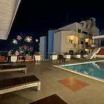 Highfive Hotel 2*