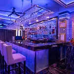 The Globe Hotel, Bar & Restaurant Pattaya